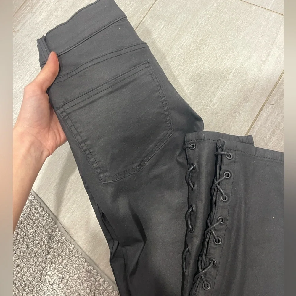 Dynamite Kate Jeans Size 29 Black With Smooth Finish Corset Cross Tie Bottom - Picture 2 of 8